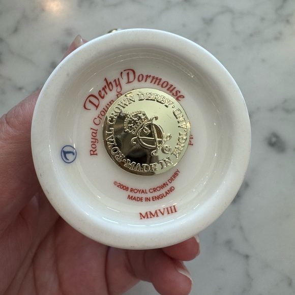 Royal Crown Derby "Derby Dormouse" Collectors Guild exclusive. Gold stopper. - Picture 9 of 12